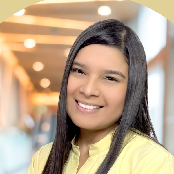 Jessica Aldana, Administración — AZ Inmobiliaria